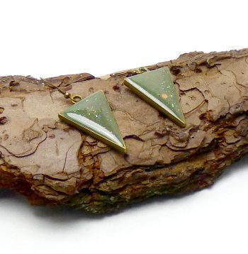 Bronskleurige Driehoek Oorbellen met Mintgroen en Glitters