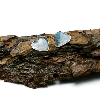 Zilverkleurige Hart Oorbellen met Koningsblauw Mica en Zilver
